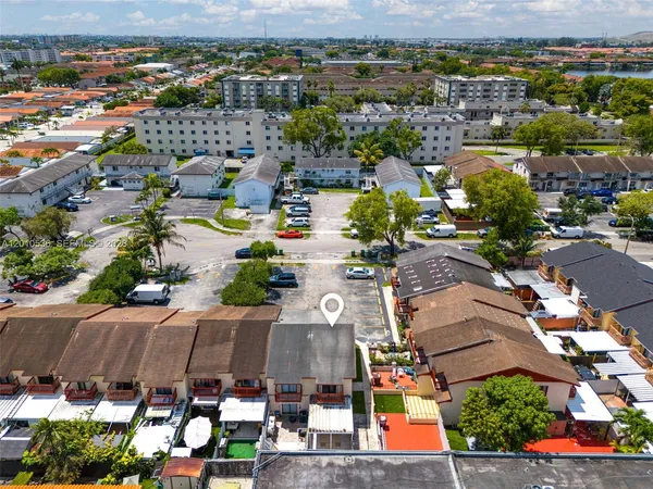 $249,000 | 2331 West 66th Place, Unit 201, Hialeah, FL 33016