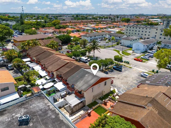 $249,000 | 2331 West 66th Place, Unit 201, Hialeah, FL 33016