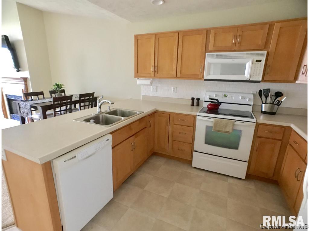 4803 Savoy Drive Springfield, IL 62711 - Photo 6 of 20 Gallery Image 6