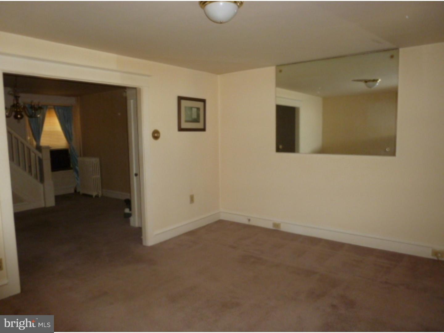 1526 Gregg Street Reading, PA 19607 - Photo 3 of 21 Living Room