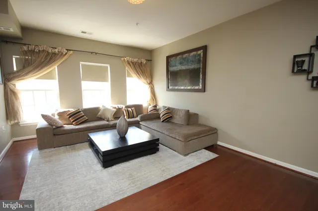 $534,900 | 14211 St Germain Drive, Unit 26, Centreville, VA 20121