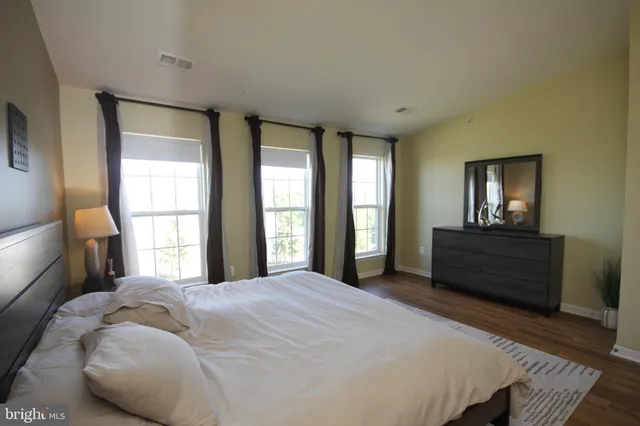 $534,900 | 14211 St Germain Drive, Unit 26, Centreville, VA 20121