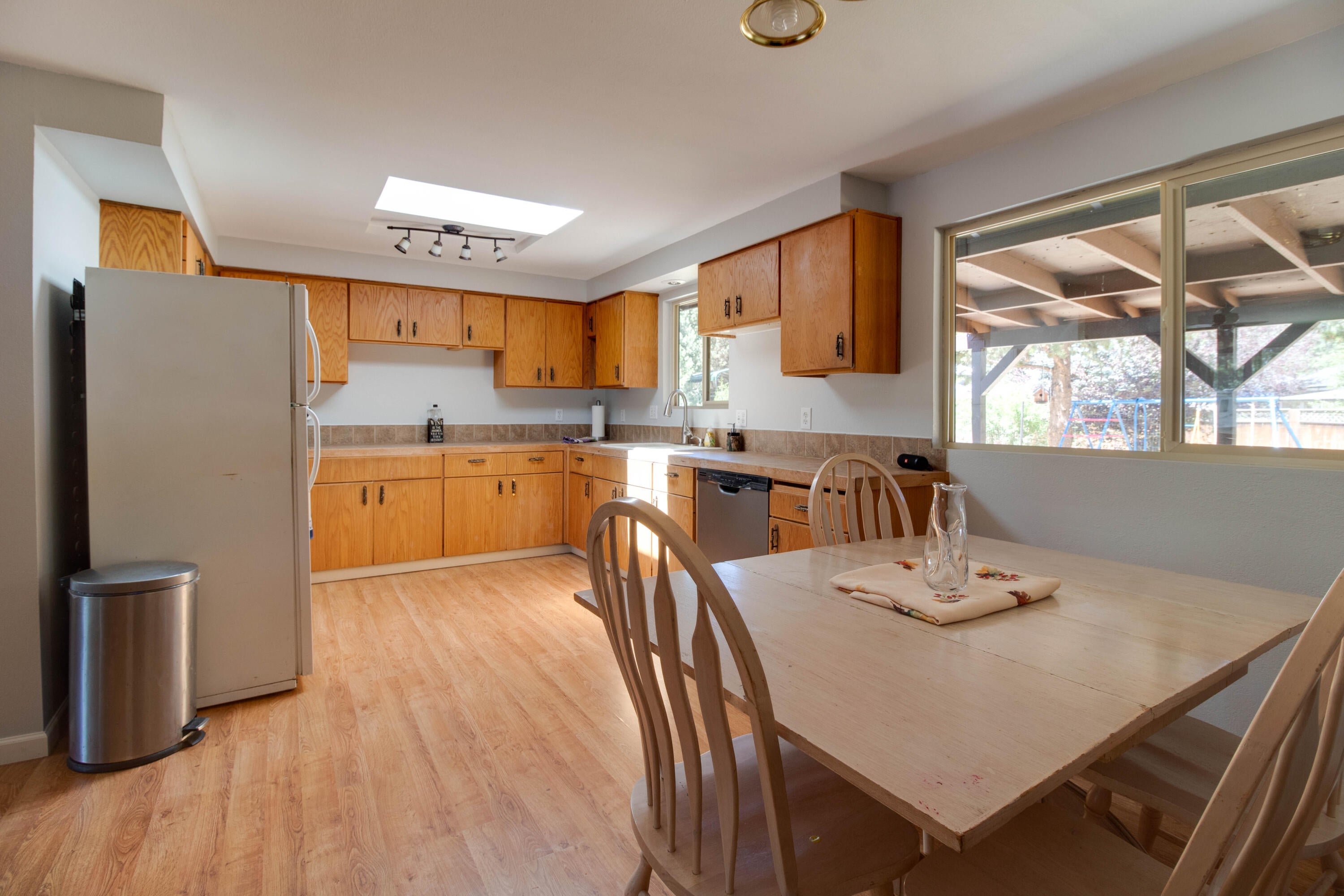 51503 Cedar Road La Pine, OR 97739 - Photo 21 of 42 Kitchen