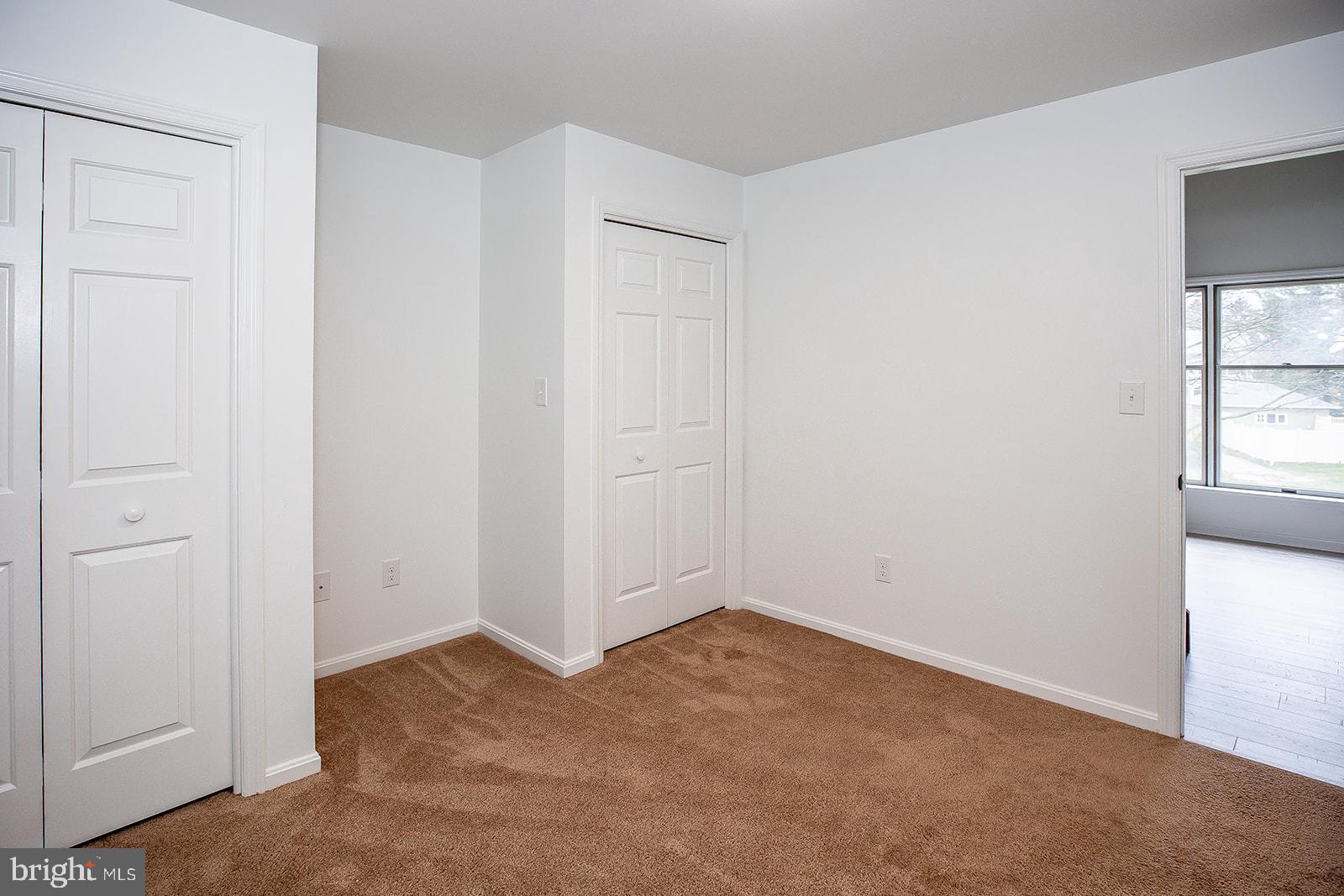 24 Amberly Way Lititz, PA 17543 - Photo 17 of 38 an empty room with windows and closet