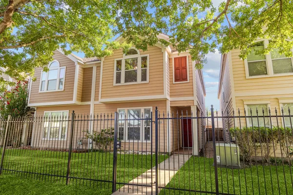 $1,795 | 8018 Grow Lane, Houston, TX 77040