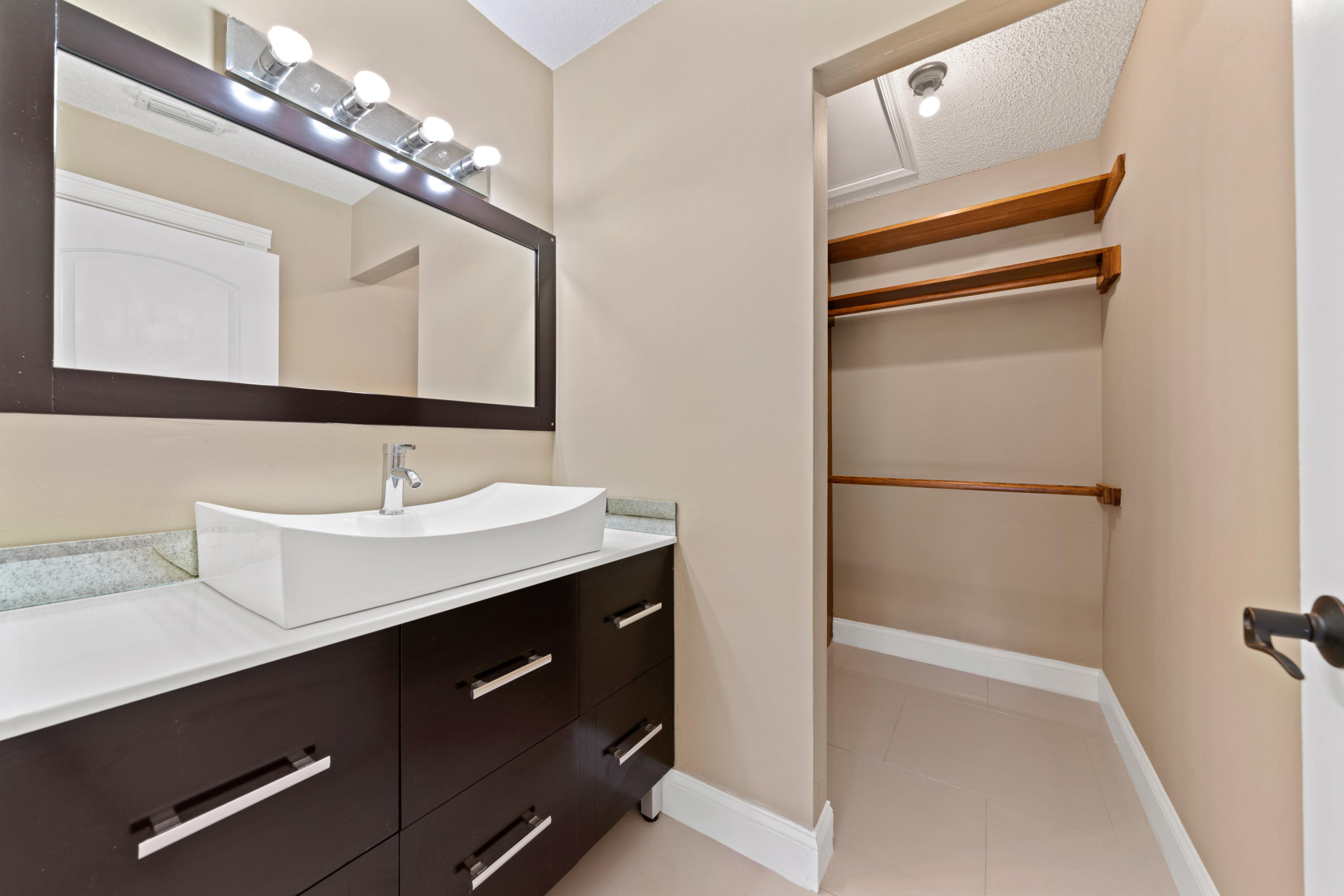 3129 Millwood Terrace, Unit 2340 Boca Raton, FL 33431 - Photo 7 of 29 Master Bathroom
