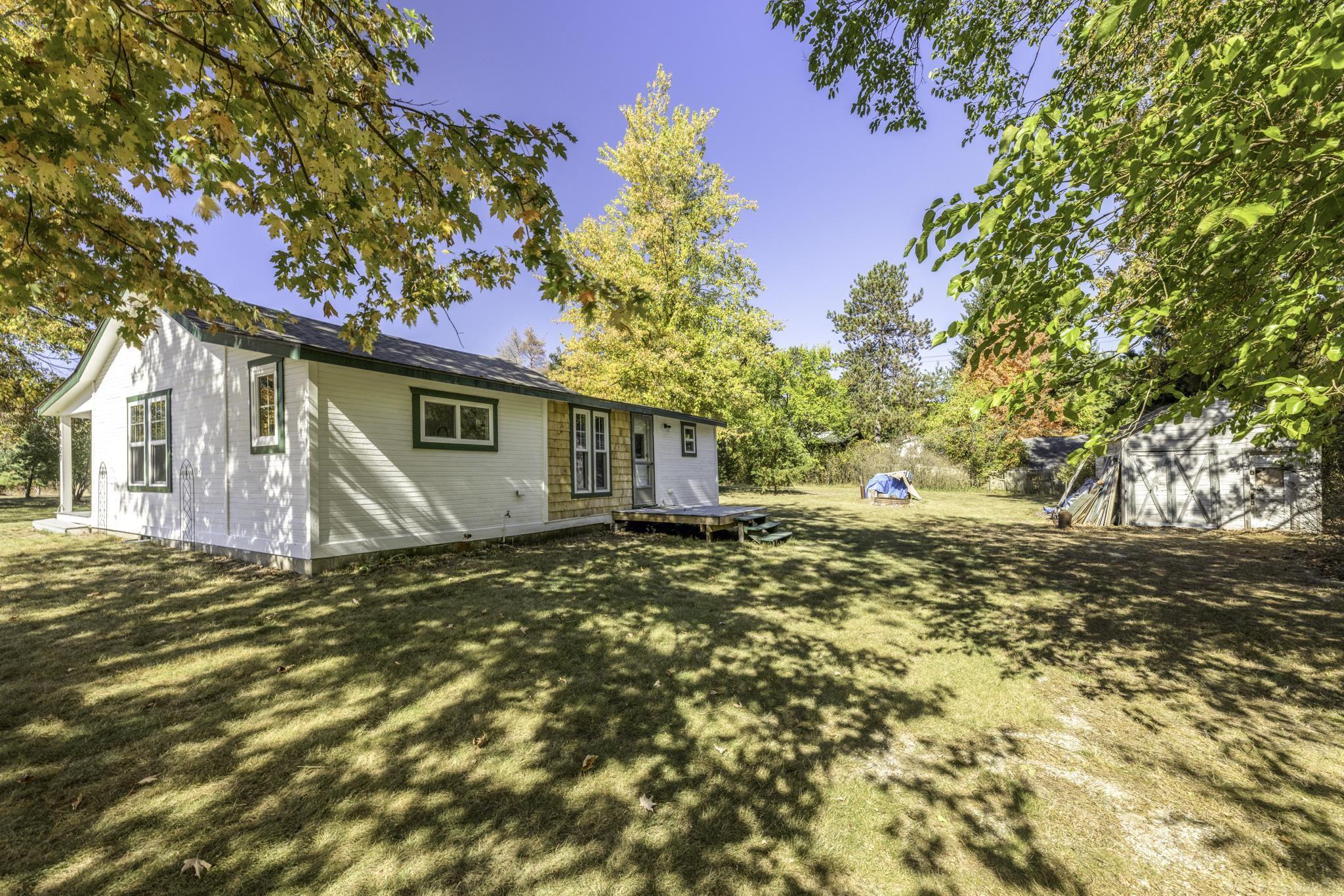 8027 Lakeshore Road Lexington, MI 48450 - Photo 28 of 33