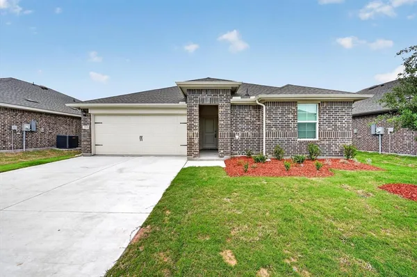 $1,900 | 3918 Applewood Trail, Princeton, TX 75407