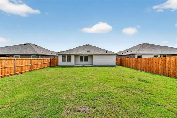 $1,900 | 3918 Applewood Trail, Princeton, TX 75407