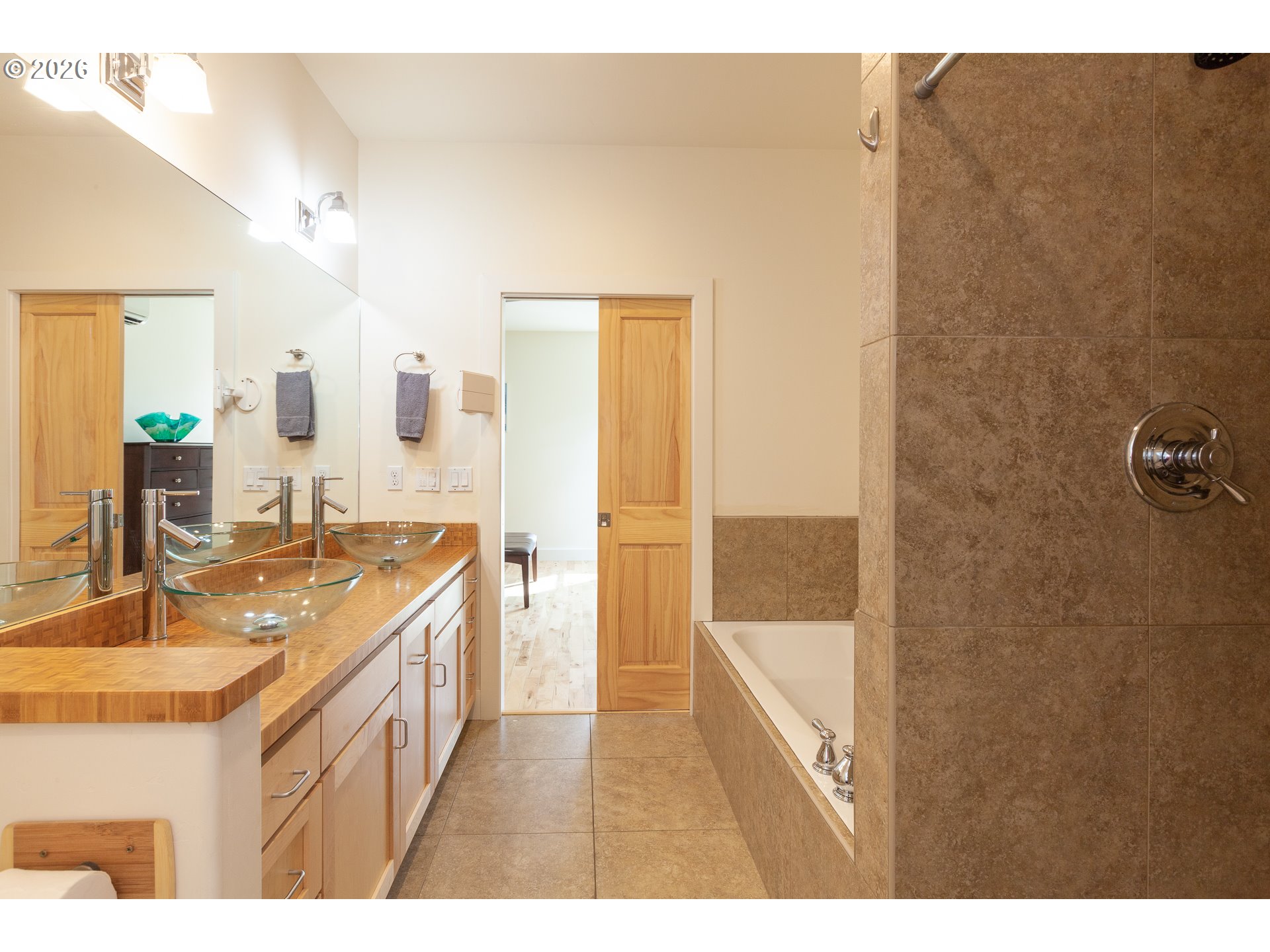 402 Bluff Road Hood River, OR 97031 - Photo 20 of 39 a bathroom with a sink a mirror and a bathtub