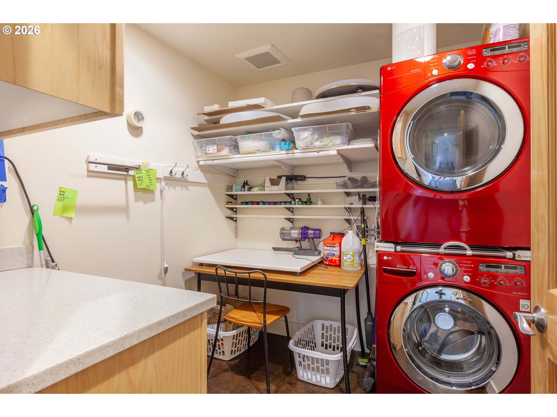 402 Bluff Road Hood River, OR 97031 - Photo 28 of 39 a utility room with dryer and washer