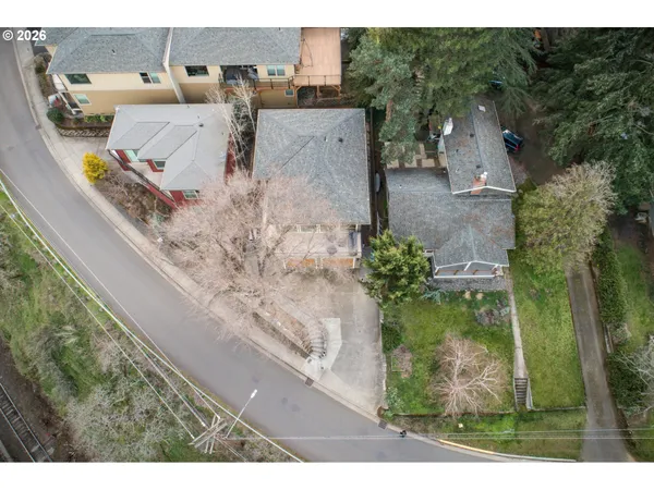 $1,095,000 | 402 Bluff Road, Hood River, OR 97031