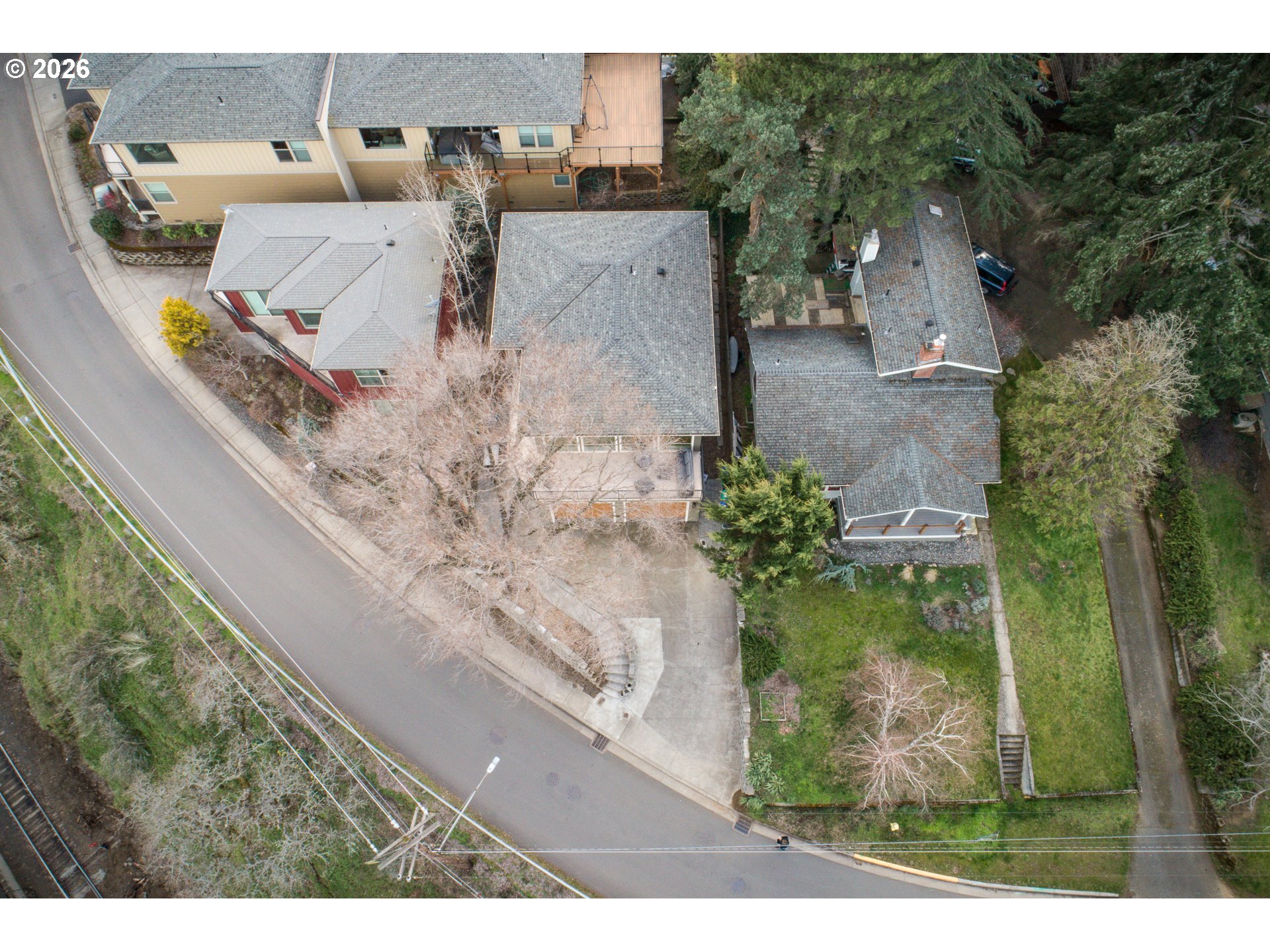 402 Bluff Road Hood River, OR 97031 - Photo 37 of 39 a bird view of a house with a yard