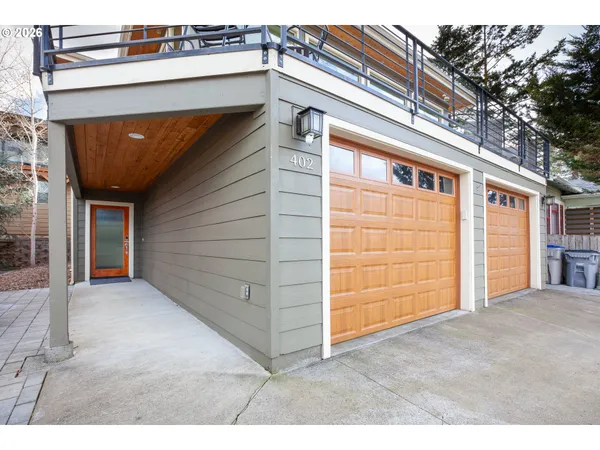 $1,095,000 | 402 Bluff Road, Hood River, OR 97031