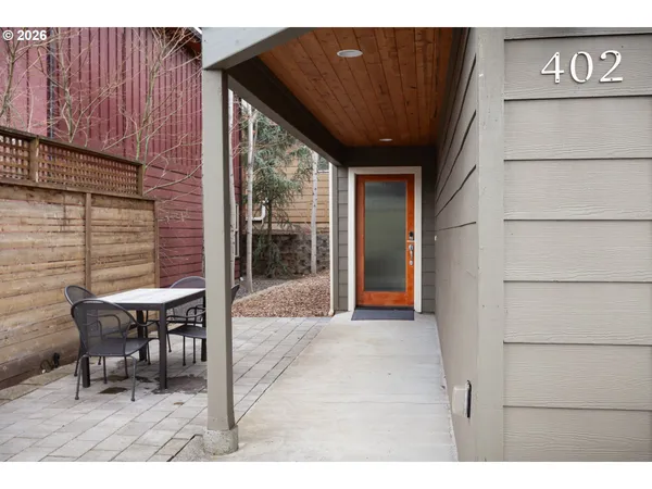 $1,095,000 | 402 Bluff Road, Hood River, OR 97031