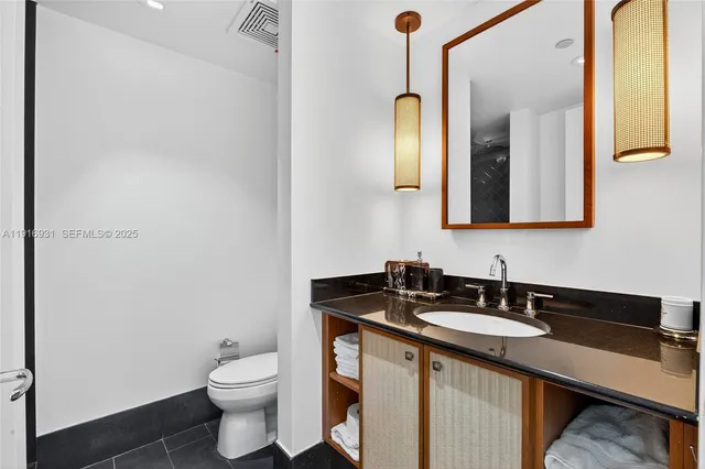 $3,100,000 | 101 20th Street, Unit 2902, Miami Beach, FL 33139