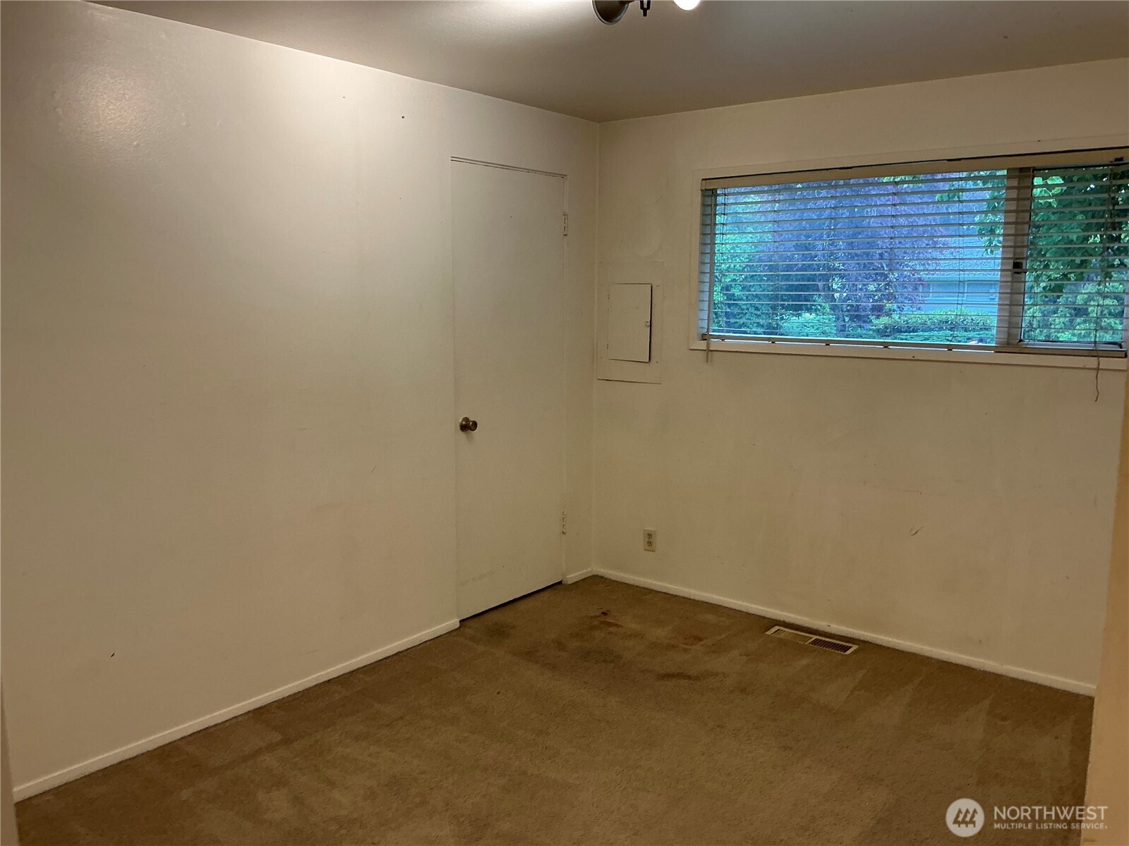 8007 215th Street Southwest Edmonds, WA 98026 - Photo 7 of 10