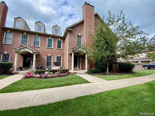 $2,200 | 341 Village Way South, Canton, MI 48188