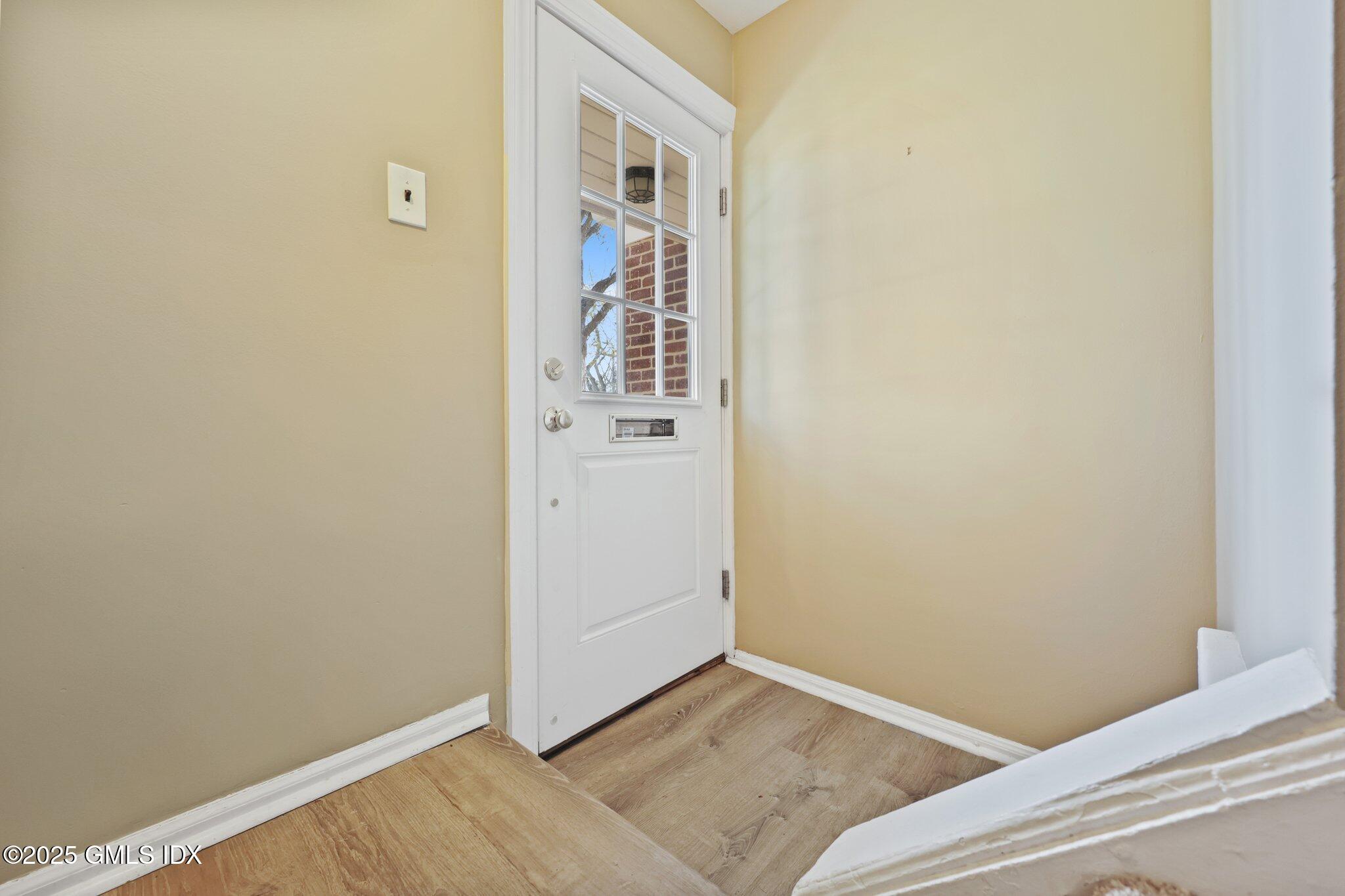 19 Putnam Park Greenwich, CT 06830 - Photo 2 of 24 2-web-or-mls-19-putnam-park