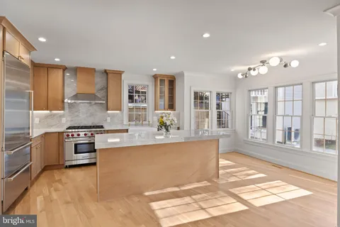 $1,999,999 | 5522 Lincoln Street, Bethesda, MD 20817