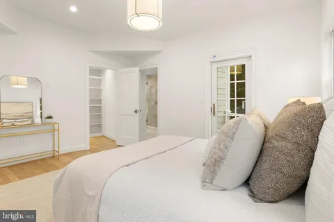 $1,999,999 | 5522 Lincoln Street, Bethesda, MD 20817