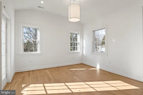 $1,999,999 | 5522 Lincoln Street, Bethesda, MD 20817