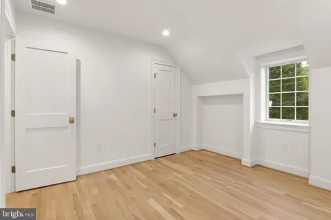 $1,999,999 | 5522 Lincoln Street, Bethesda, MD 20817