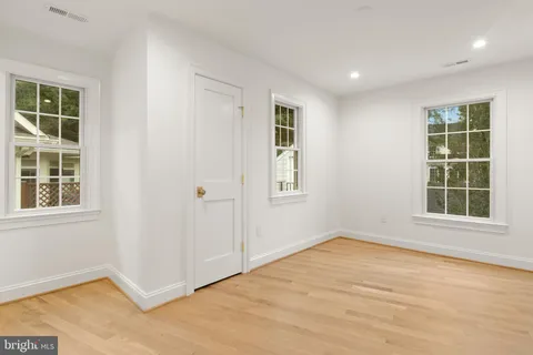 $1,999,999 | 5522 Lincoln Street, Bethesda, MD 20817