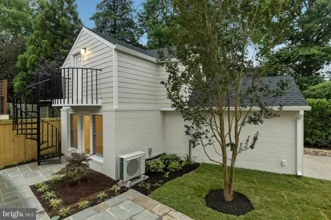 $1,999,999 | 5522 Lincoln Street, Bethesda, MD 20817