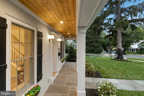 $1,999,999 | 5522 Lincoln Street, Bethesda, MD 20817