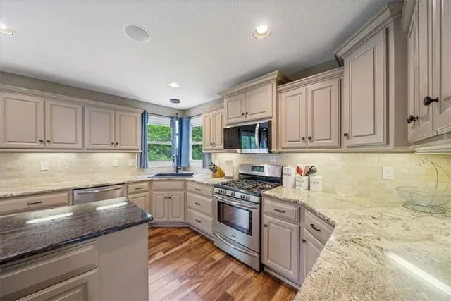 $475,000 | 3705 Southwest Kimstin Circle, Blue Springs, MO 64015