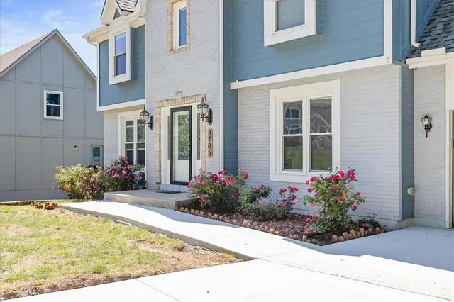 $475,000 | 3705 Southwest Kimstin Circle, Blue Springs, MO 64015