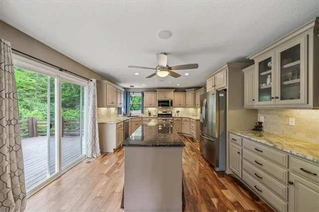 $475,000 | 3705 Southwest Kimstin Circle, Blue Springs, MO 64015