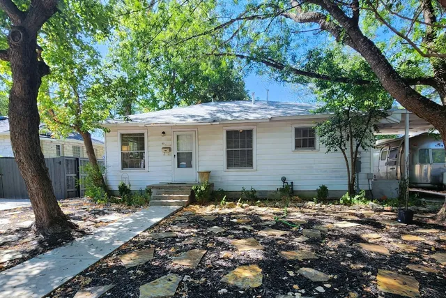 $2,050 | 1511 Alguno Road, Austin, TX 78757