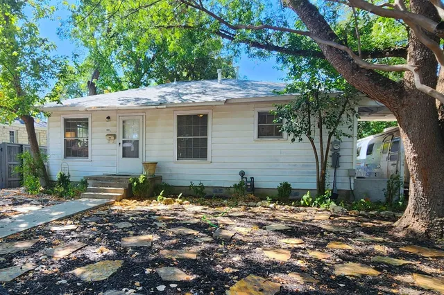 $2,050 | 1511 Alguno Road, Austin, TX 78757