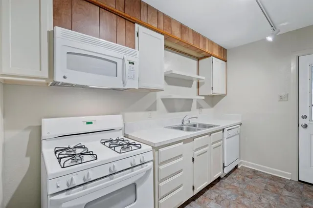 $2,000 | 1511 Alguno Road, Austin, TX 78757