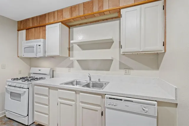 $2,050 | 1511 Alguno Road, Austin, TX 78757