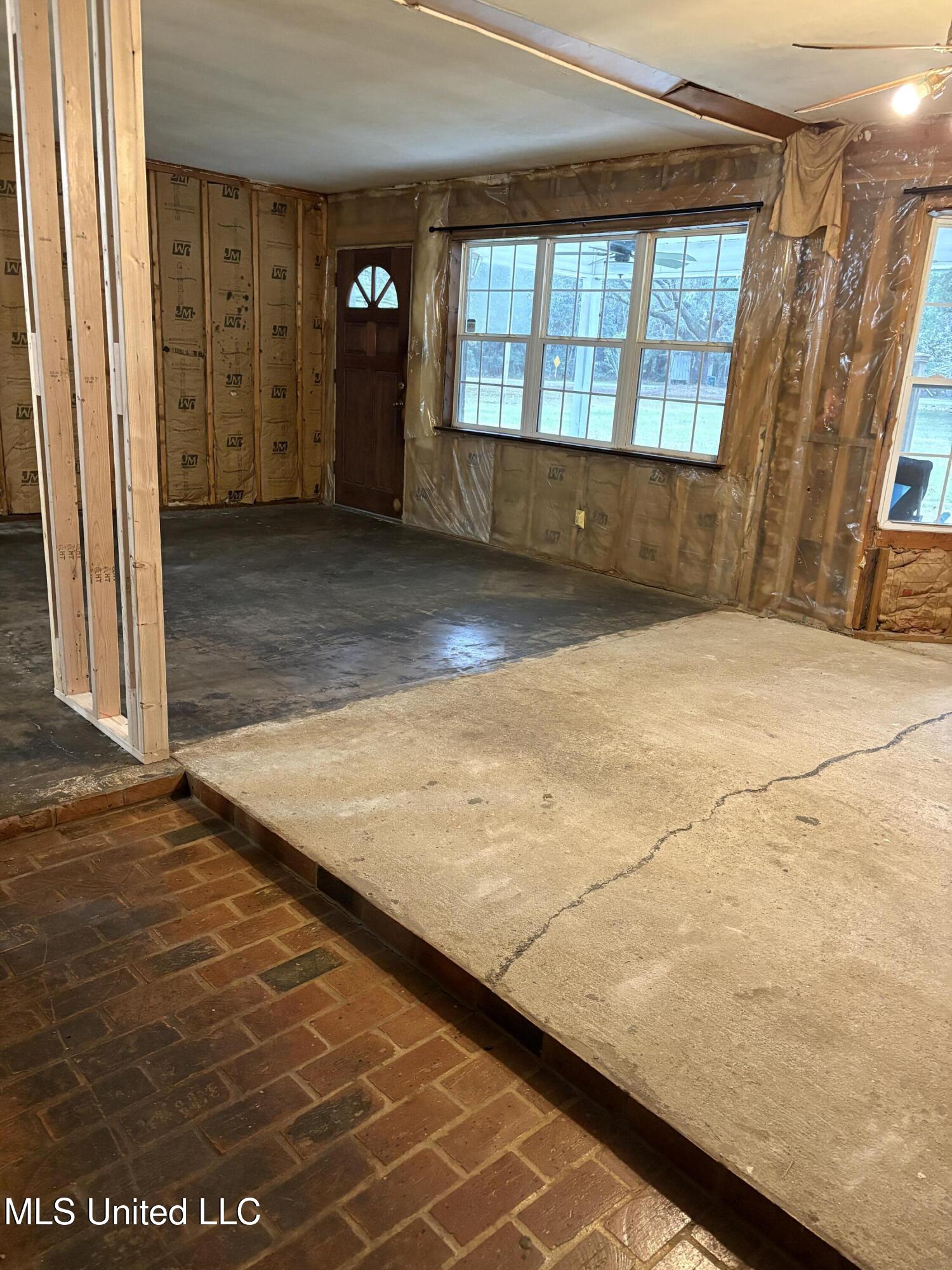 5809 Kings Road Moss Point, MS 39563 - Photo 11 of 27 IMG_2895