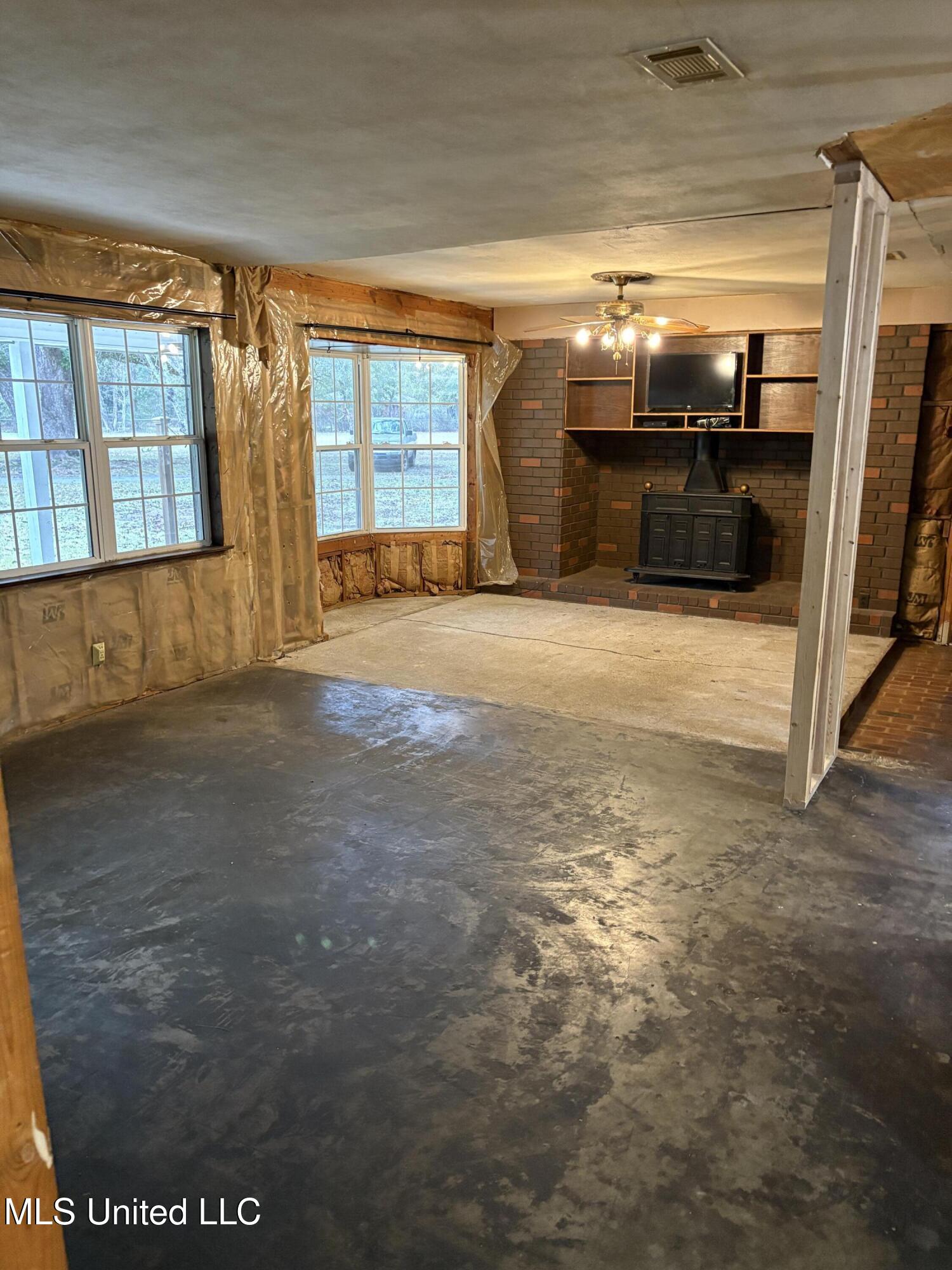 5809 Kings Road Moss Point, MS 39563 - Photo 12 of 27 IMG_2896