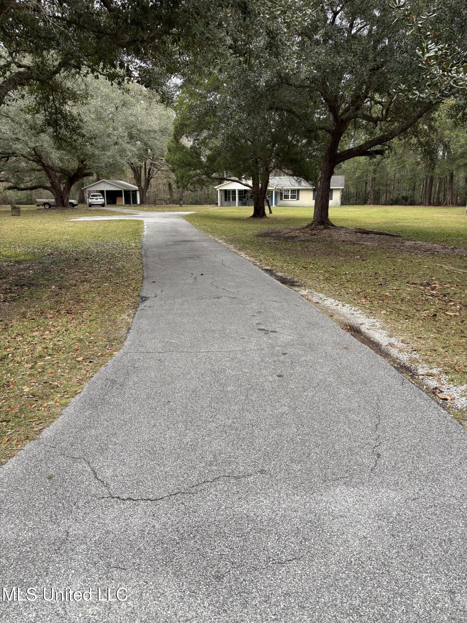 5809 Kings Road Moss Point, MS 39563 - Photo 2 of 27 IMG_2926