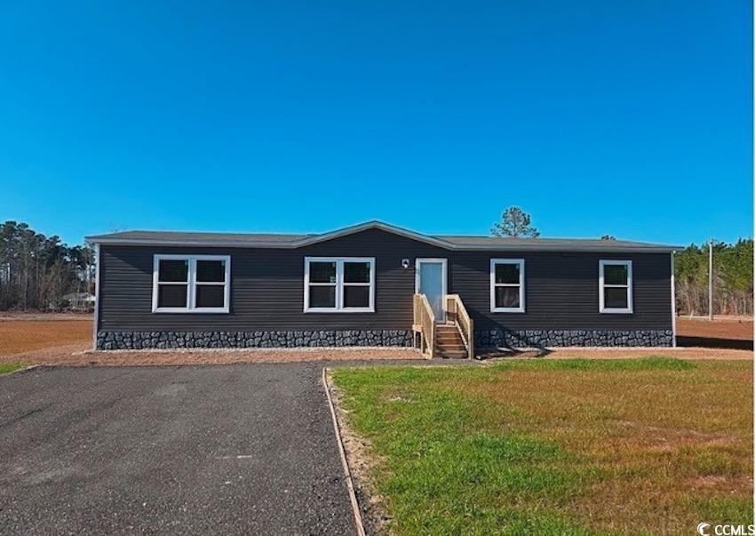 1301 Rabbit Lane Conway, SC 29526 - Photo 1 of 22 Manufactured / mobile home with a front yard
