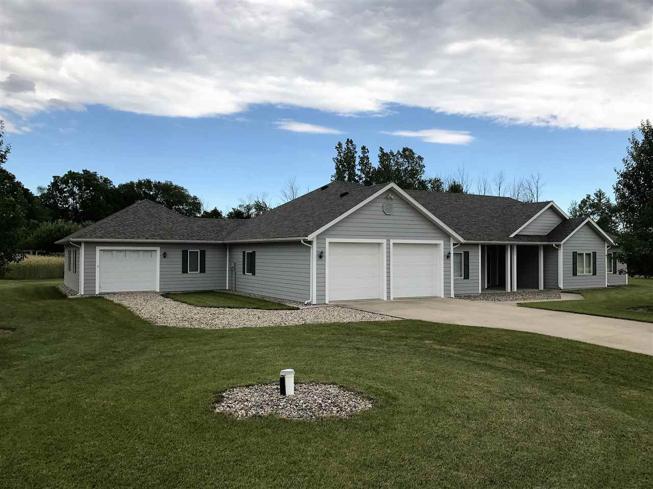 5952 Raspberry Lane Churubusco, IN 46723 - Photo 2 of 36 Gallery Image 2