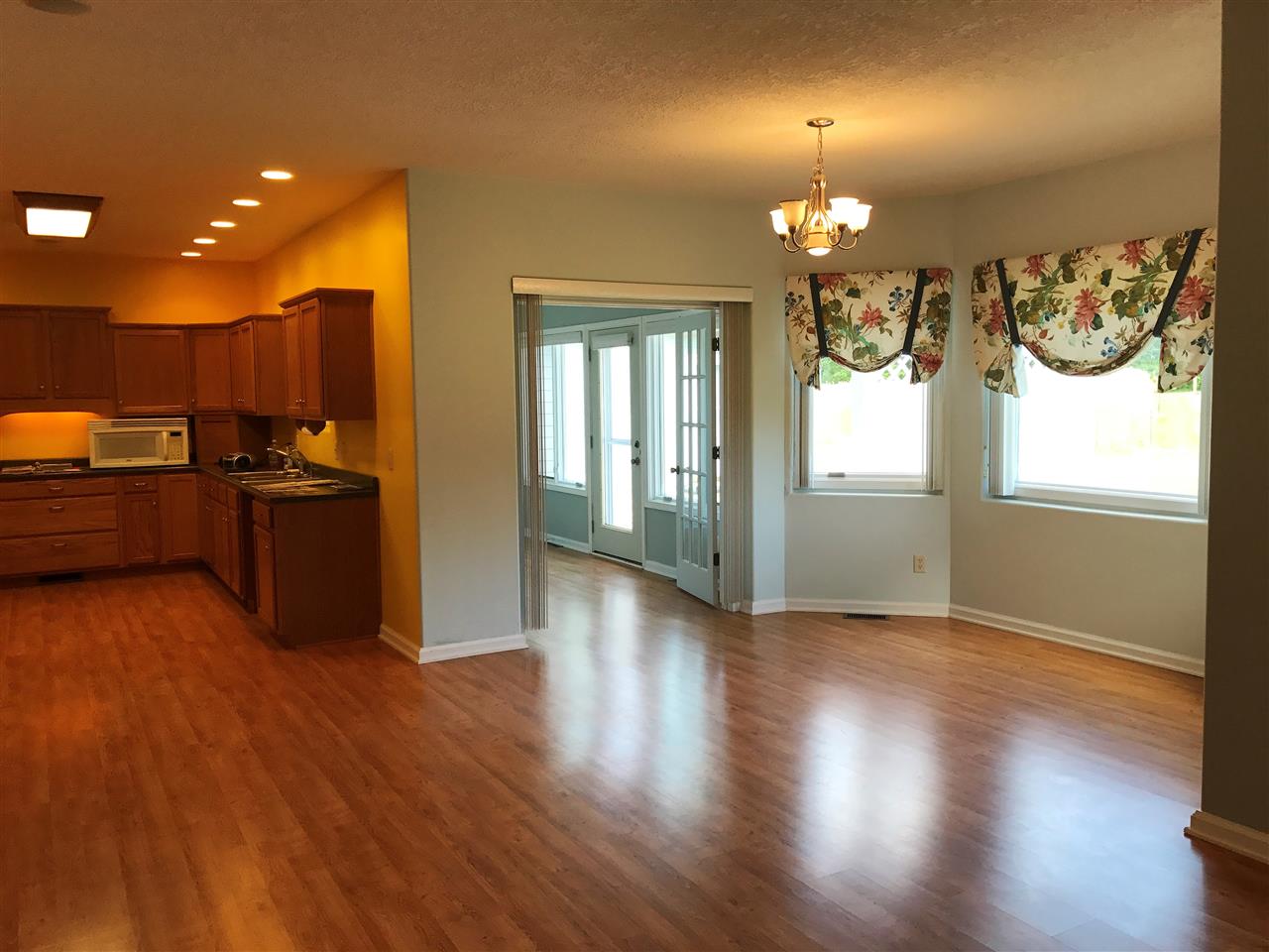 5952 Raspberry Lane Churubusco, IN 46723 - Photo 8 of 36 Gallery Image 8