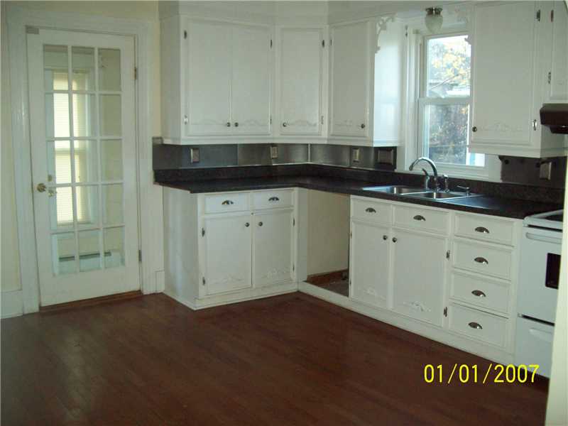 168 3rd Avenue Woonsocket, RI 02895 - Photo 3 of 10 Kitchen.