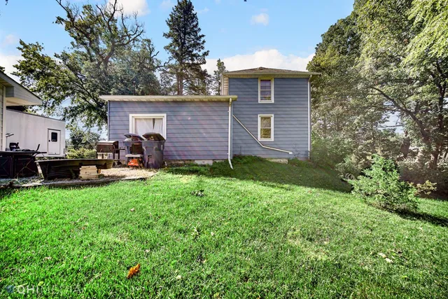 $1,950 | 521 Cottage Grove Avenue, Lowell, IN 46356