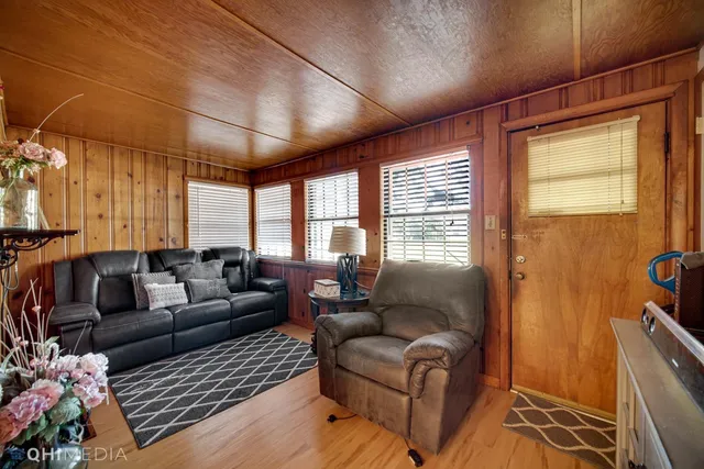 $1,950 | 521 Cottage Grove Avenue, Lowell, IN 46356