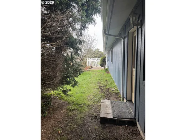 a view of a garage