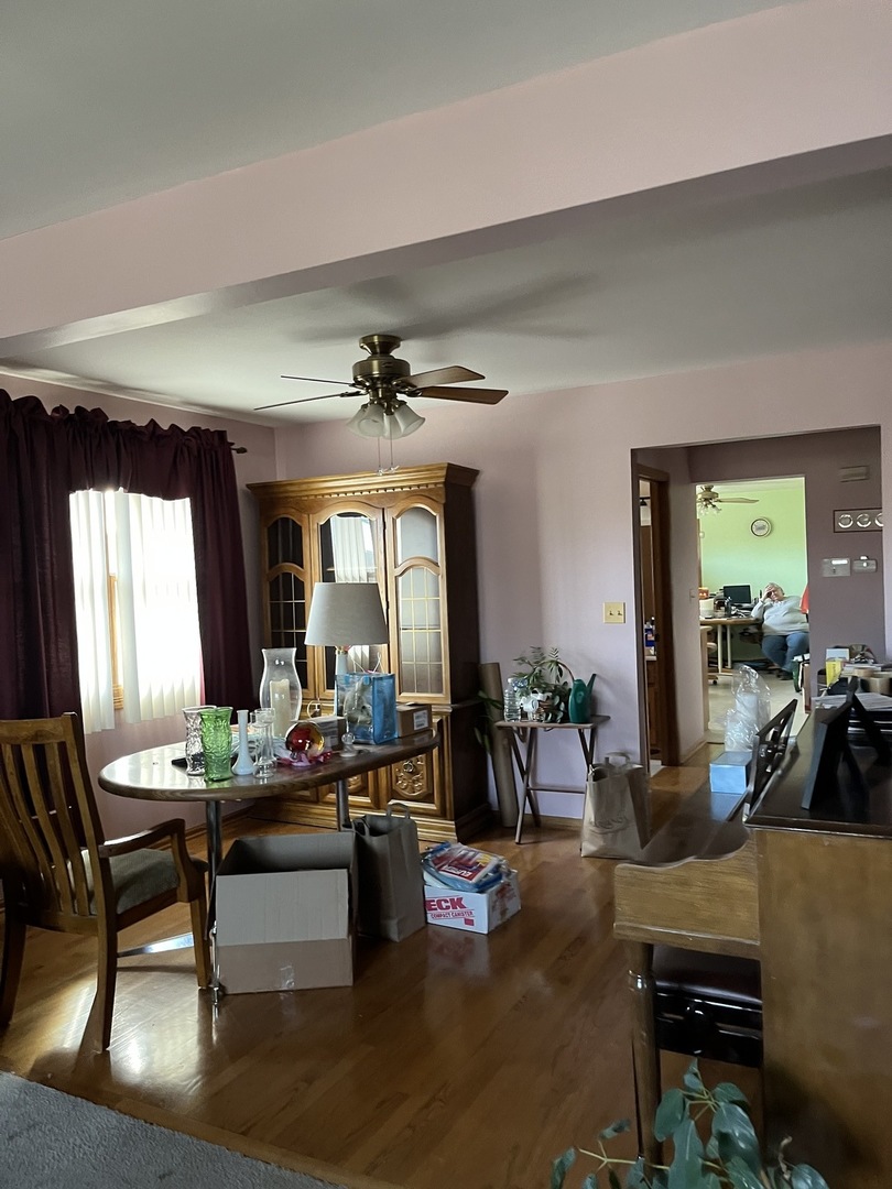 11034 Major Avenue Chicago Ridge, IL 60415 - Photo 4 of 6 a living room with furniture and a large window