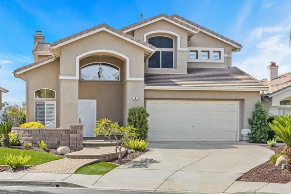 $899,900 | 742 Bel Air Drive West, Vista, CA 92084