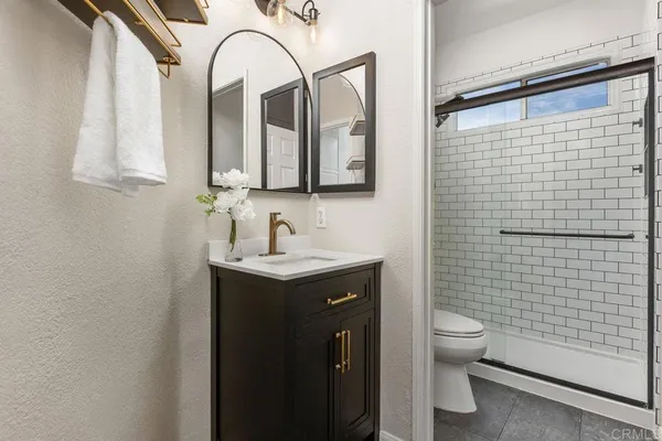 $899,900 | 742 Bel Air Drive West, Vista, CA 92084